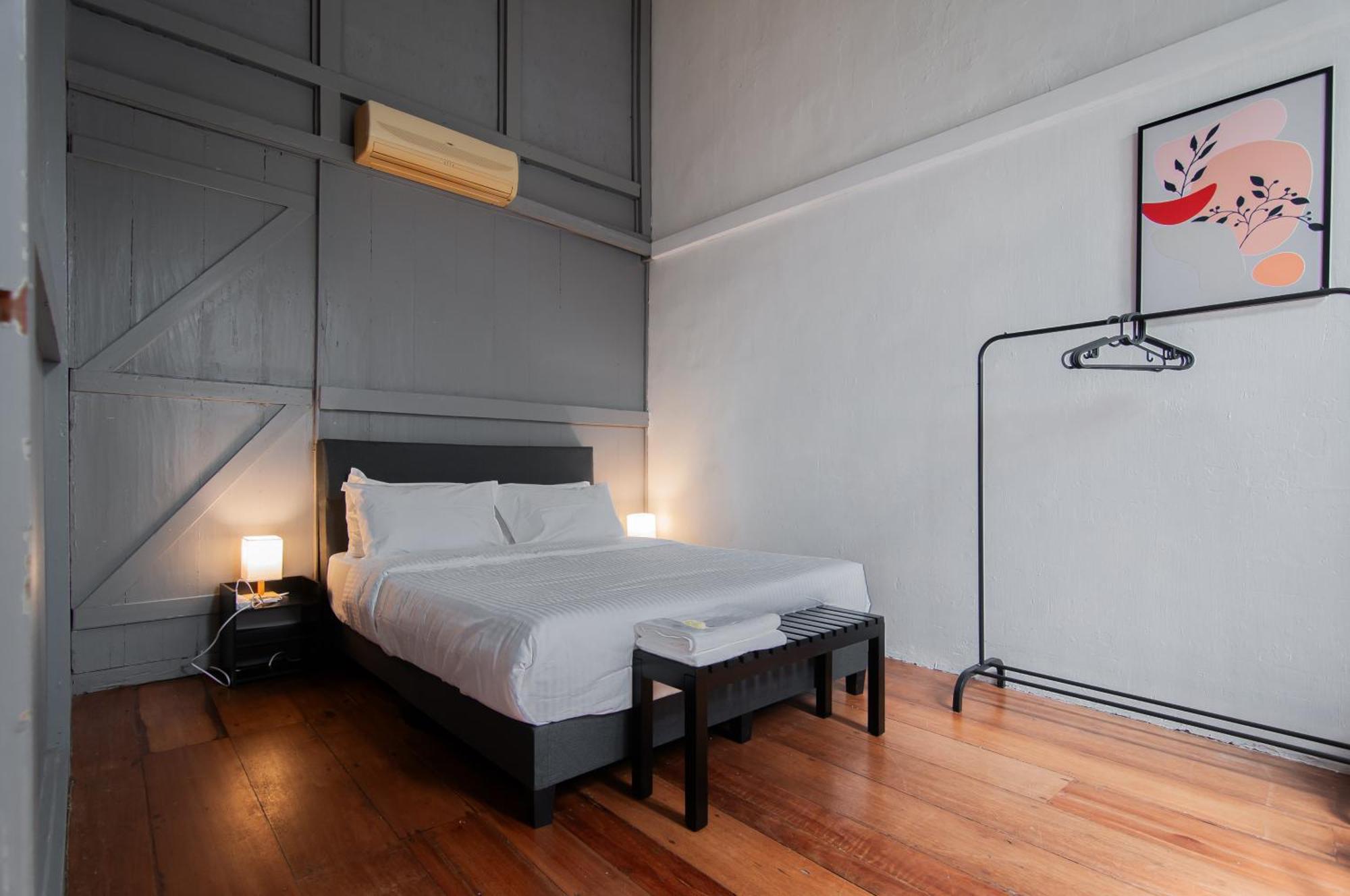Отель Aayu Melayu George Town Penang Экстерьер фото